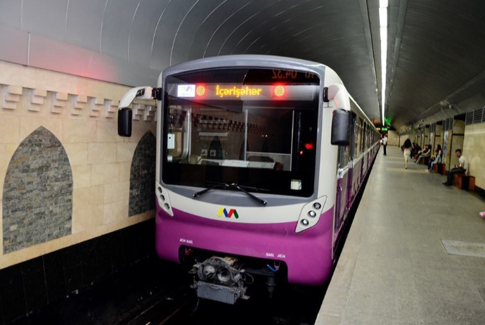 Metroya görə universitetlər dərs qrafikini dəyişəcək?