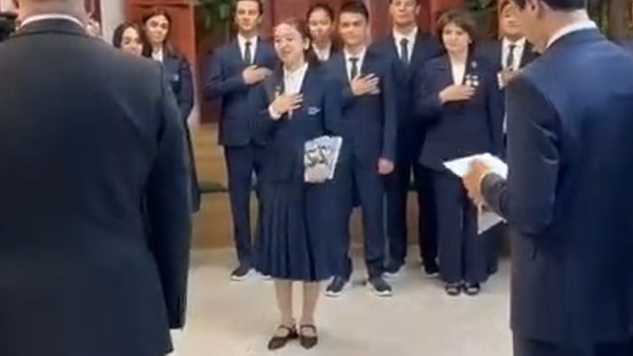 Özbəkistanlı tələbə İlham Əliyevi Azərbaycan dilində salamladı (VİDEO)